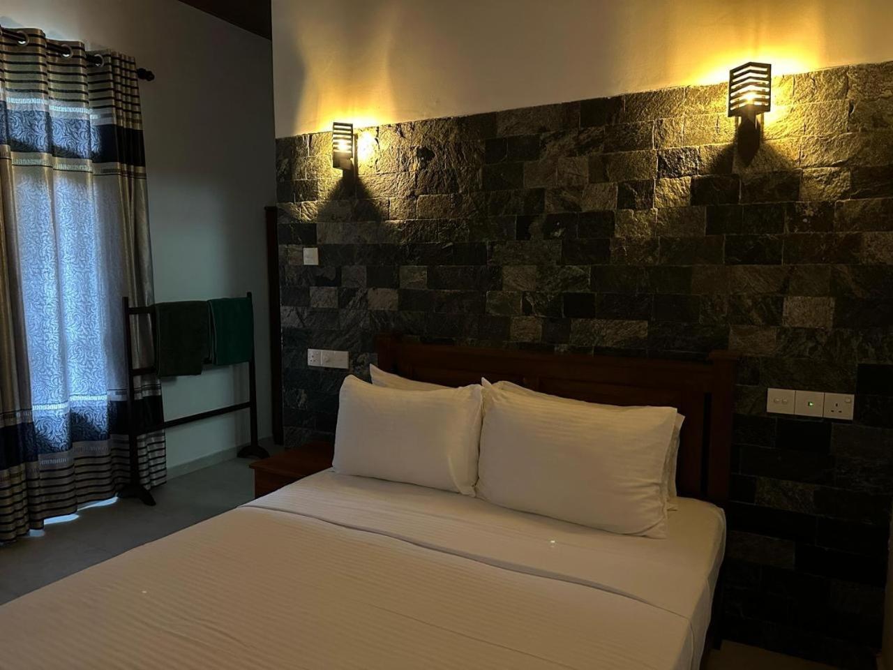 Shine Wave Turtle Beach Tangalle Bagian luar foto